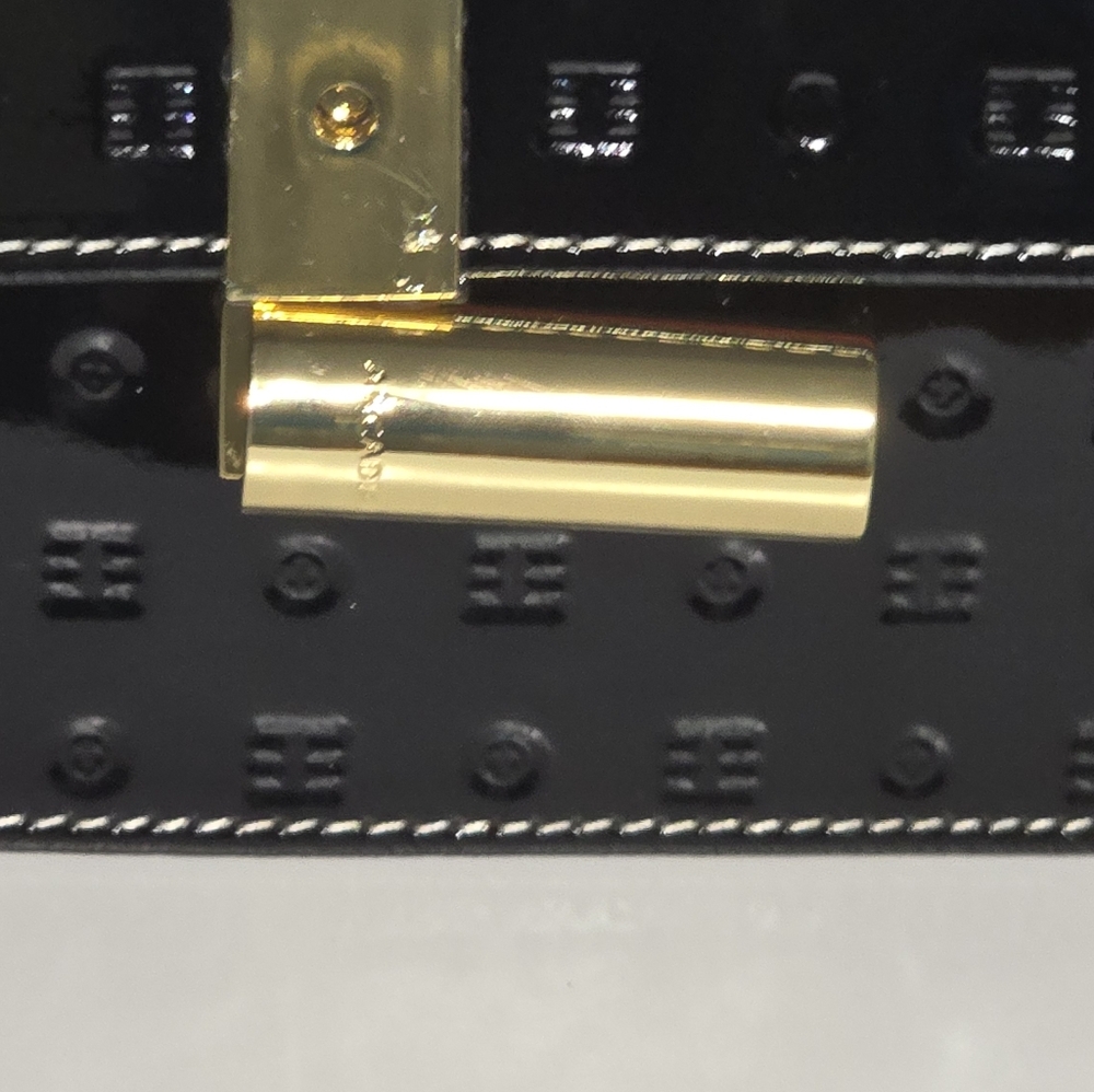 Luxury Black Patent Leather Shoulder Bag - Picture 5 of 9